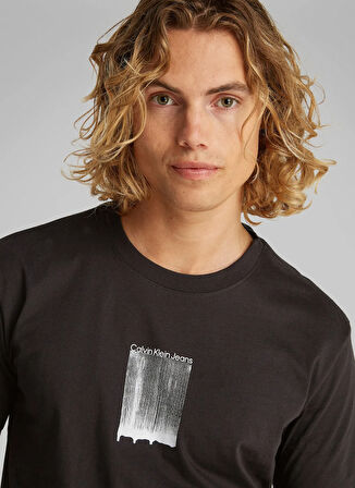 Calvin Klein Jeans Siyah Erkek T-Shirt J30J327522BEH BRUSH STROKE GRAPHIC