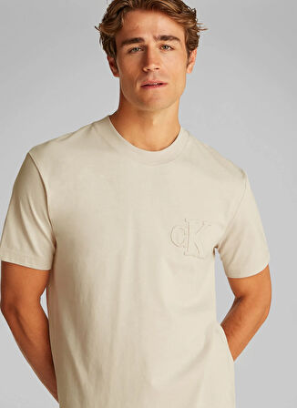 Calvin Klein Jeans Krem Erkek T-Shirt J30J327494PDV CK APPLIQUE TEE