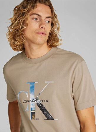 Calvin Klein Jeans Bej Erkek T-Shirt J30J327483PAH PHOTO MONOGRAM TEE