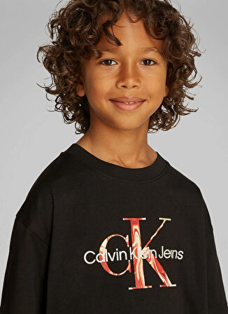 Calvin Klein Baskılı Siyah Erkek Çocuk T-Shirt IB0IB02453BEH
