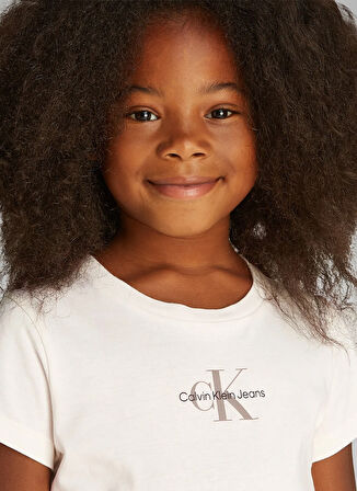 Calvin Klein Baskılı Ekru Kız Çocuk T-Shirt IG0IG028600GE