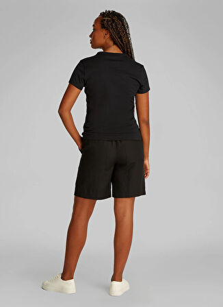 Calvin Klein Bisiklet Yaka Düz Siyah Kadın T-Shirt K20K208294BEH