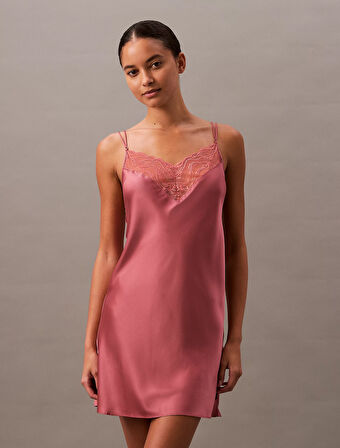 CALVIN KLEIN ESSENTIAL SATIN CHEMISE Gecelik