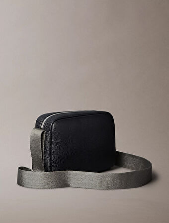 Calvin Klein Erkek Çapraz Çanta LV04G3081GUB1