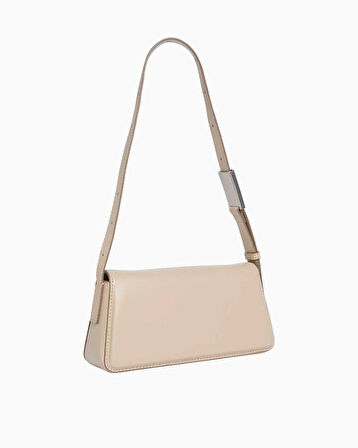 Calvin Klein Belted Small Shoulder Bag Omuz Çantası
