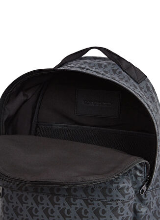 Calvin Klein Siyah Erkek Sırt Çantası MATTE AOP CENTER ZIP BP 43
