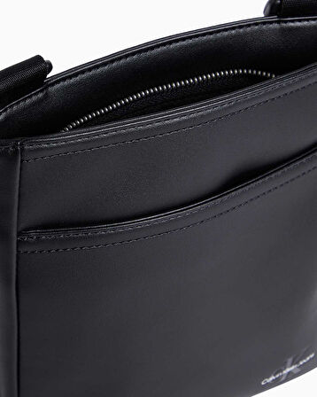 Calvin Klein Mono Logo Flat Çapraz Askılı Çanta