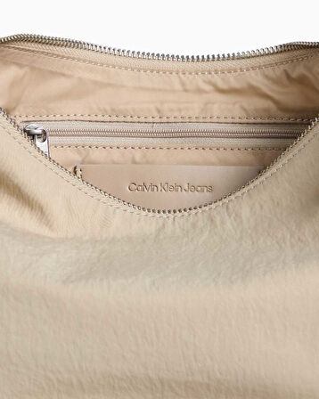 Calvin Klein Luna Nylon Sling Omuz Çantası