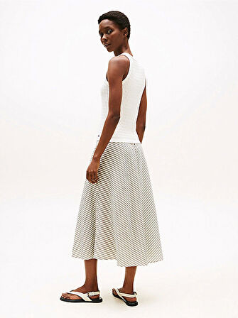 Tommy Hilfiger Kadın Pamuklu İnce Örgü Kolsuz Dar Kesim Beyaz Kazak WW0WW45706YA8