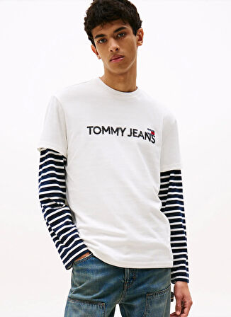 Tommy Jeans Bisiklet Yaka Baskılı Beyaz Erkek T-Shirt DM0DM21585YBL TJM REG BADGE PLAY TE