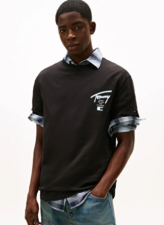 Tommy Jeans Bisiklet Yaka Baskılı Siyah Erkek T-Shirt DM0DM21934BDS TJM REG SIGNATURE CIT