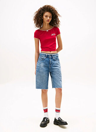 Tommy Jeans Yuvarlak Yaka Düz Kırmızı Kadın T-Shirt DW0DW21239XLG