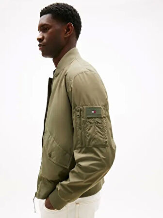 Tommy Hilfiger Erkek Katlanabilir Su Geçirmez Bomber Ceket MW0MW39629PLI