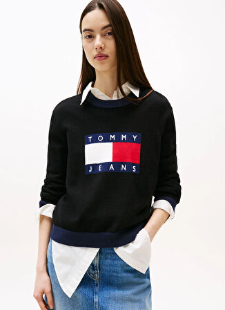 Tommy Jeans Yuvarlak Yaka Standart Nakışlı Siyah Kazak Kadın DW0DW20970BDS