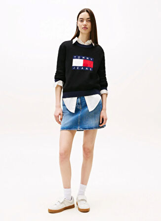 Tommy Jeans Yuvarlak Yaka Standart Nakışlı Siyah Kazak Kadın DW0DW20970BDS