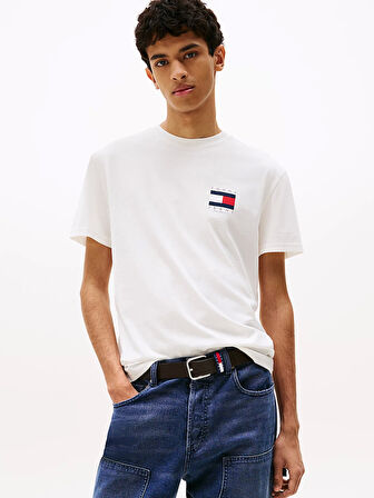 Tommy Jeans TJM REG FLAG GRAPH BCKPRNT T EXT Erkek Beyaz T-shirt DM0DM21910YBL