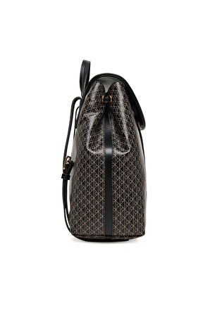 Kadın Kapaklı ve Büzgülü Monogram Desenli Sırt Çantası - Siyah | undefined