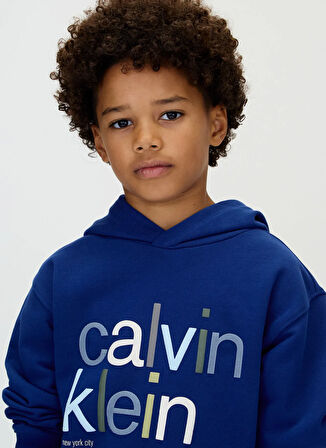 Calvin Klein Baskılı Erkek Çocuk Mavi Sweatshırt IB0IB02563C7L