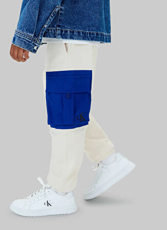 Calvin Klein Lastikli Paça Ekru Erkek Çocuk Eşofman Altı IB0IB02572PGB