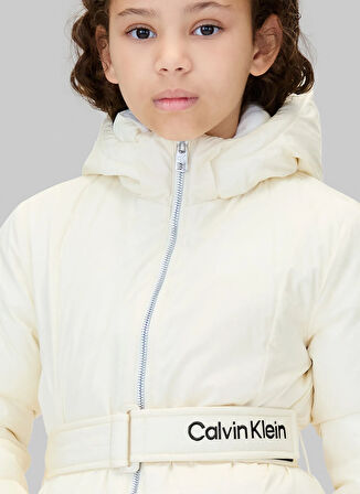Calvin Klein Ekru Kız Çocuk Şişme Mont IG0IG02976PGB