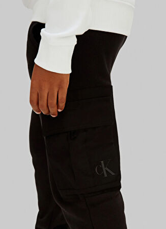 Calvin Klein Lastikli Paça Siyah Erkek Çocuk Eşofman Altı IB0IB02572BEH