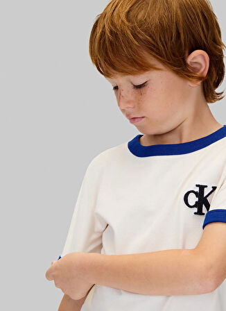 Calvin Klein Nakışlı Ekru Erkek Çocuk T-Shirt IB0IB02580PGB