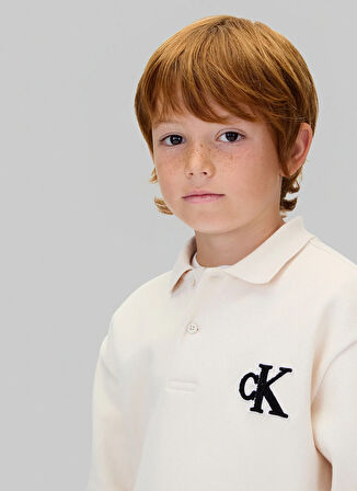 Calvin Klein Nakışlı Erkek Çocuk Ekru Sweatshırt IB0IB02574PGB