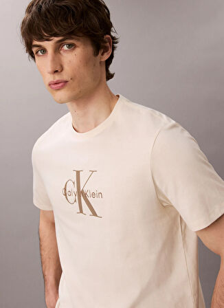 Calvin Klein Jeans Bisiklet Yaka Baskılı Krem Erkek T-Shirt LV04RB862G67U SS Hero Monologo Tee