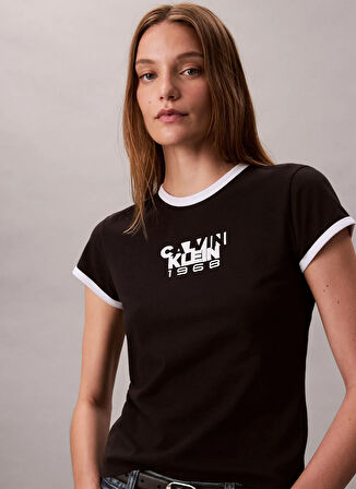 Calvin Klein Jeans Kadın T-Shirt