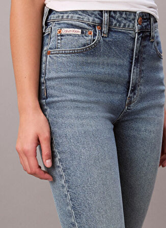 Calvin Klein Jeans Yüksek Bel Düz Paça Skinny Fit Mavi Kadın Denim Pantolon LV047D733GYYC