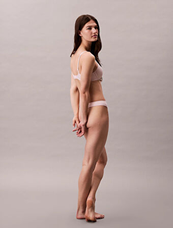 Calvin Klein Kadın Külot LV00QD521131S