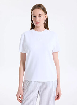 Calvin Klein Yuvarlak Yaka Baskılı Beyaz Kadın T-Shirt LV044D202GYAA