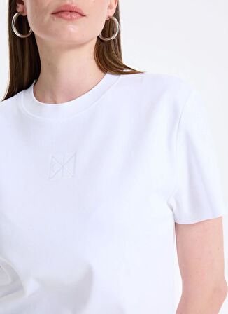 Calvin Klein Yuvarlak Yaka Baskılı Beyaz Kadın T-Shirt LV044D202GYAA