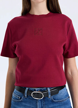 Calvin Klein Yuvarlak Yaka Baskılı Kırmızı Kadın T-Shirt LV044D202GWFK