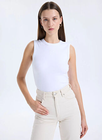 Calvin Klein Yuvarlak Yaka Baskılı Beyaz Kadın T-Shirt LV044D200GYAA