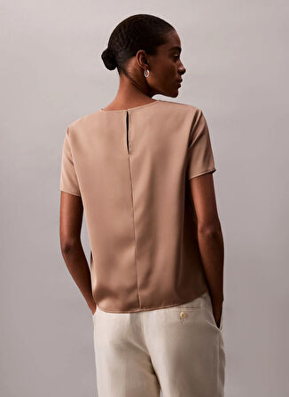 Calvin Klein Yuvarlak Yaka Düz Kahve Kadın T-Shirt LV044D144GPAI