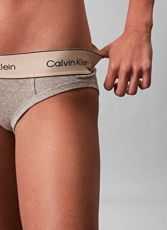 Calvin Klein Gri Kadın Bikini Külot LV00QF8598 CK WOMEN
