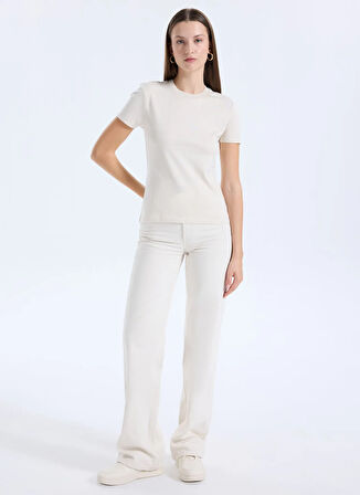 Calvin Klein Yuvarlak Yaka Düz Beyaz Kadın T-Shirt LV044C216GPAS