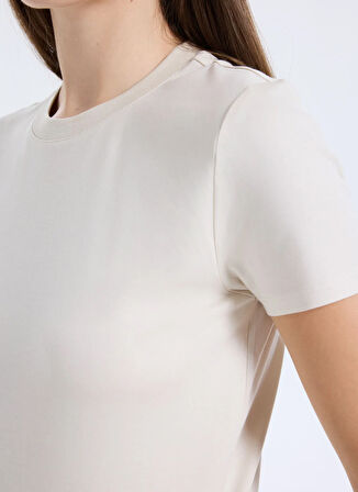 Calvin Klein Yuvarlak Yaka Düz Beyaz Kadın T-Shirt LV044C216GPAS