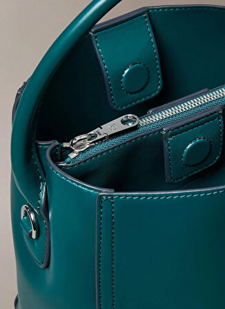 Calvin Klein Petrol Kadın Çapraz Çanta LV04F3174G