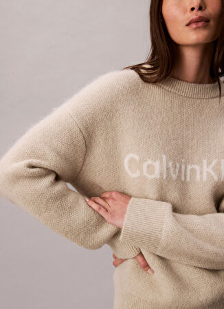 Calvin Klein Yuvarlak Yaka Standart İşlemeli Beyaz Kazak Kadın LV044D359GPD7