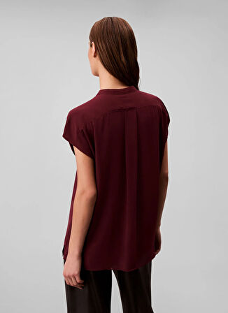 Calvin Klein Standart V Yaka Düz Kırmızı Kadın Gömlek LV044D134GGEX