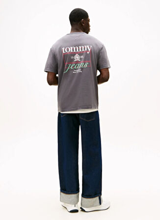 Tommy Jeans Bisiklet Yaka Düz Siyah Erkek T-Shirt DM0DM21986BDS TJM RLX CREST PLAY TE