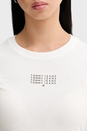 Tommy Jeans Logolu Pamuklu Bisiklet Yaka T Shirt Bayan T SHİRT DW0DW21841 YBL BEYAZ