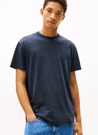Tommy Jeans Bisiklet Yaka Baskılı Lacivert Erkek T-Shirt DM0DM22336C1G Lacivert T-Shirt