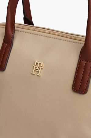 Kadın Popette Metal Amblemli Omuz Çantası - Bej | undefined