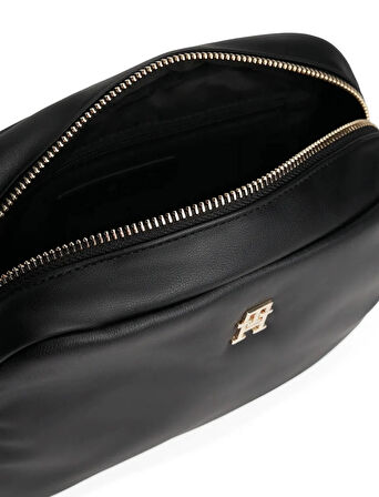 Tommy Hilfiger Kadın Çapraz Çanta AW0AW17702BDS