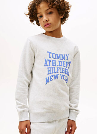 Tommy Hilfiger Baskılı Erkek Çocuk Açık Gri Sweatshırt KB0KB09893P09