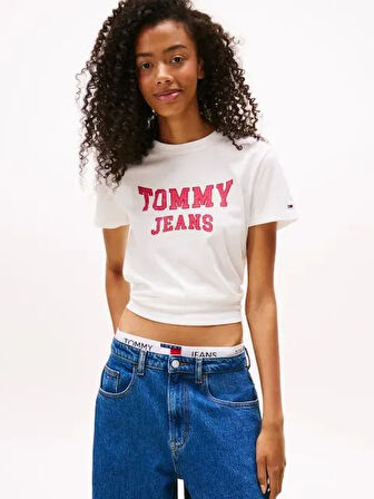 Tommy Jeans TJW Normal Kesim Kolej Stili Kadın T-shirt DW0DW21966YBL