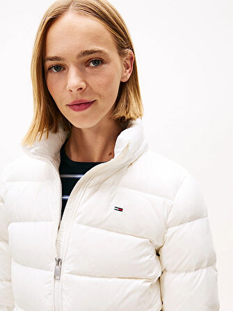 Tommy Jeans TJW Basic Kapüşonlu Kuş Tüyü Kadın Beyaz Ceket DW0DW18312YBL